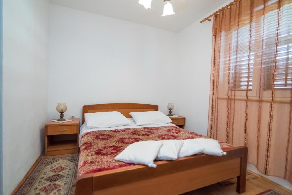 Apartments Longo Supetar Exterior photo